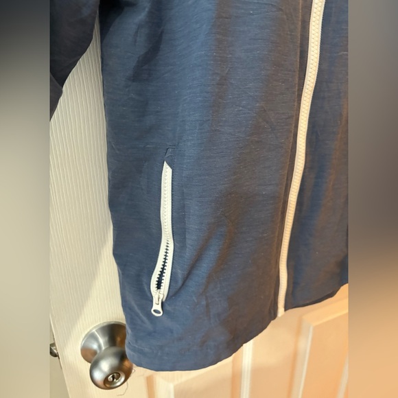 Faherty men’s navy surf stripe zip jacket size medium with hood - Picture 4 of 14